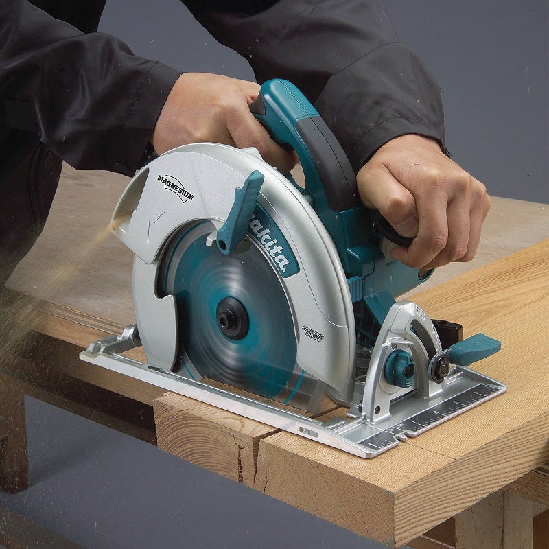 Makita 5008MGA, 8-1/4" Magnesium Circular Saw with L.E.D. Lights
