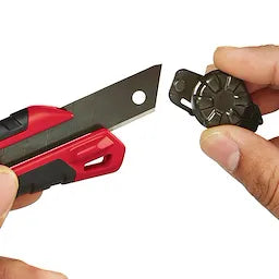 Milwaukee 48-22-1962, 25mm Snap Off Knife with Metal Lock and Precision Cut Blade