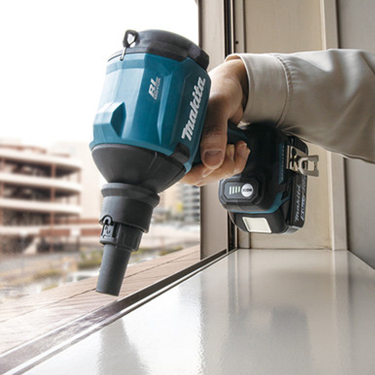 Makita DAS180RT, 18V LXT Brushless Cordless 4-Speed Dust Blower (5.0Ah Kit)
