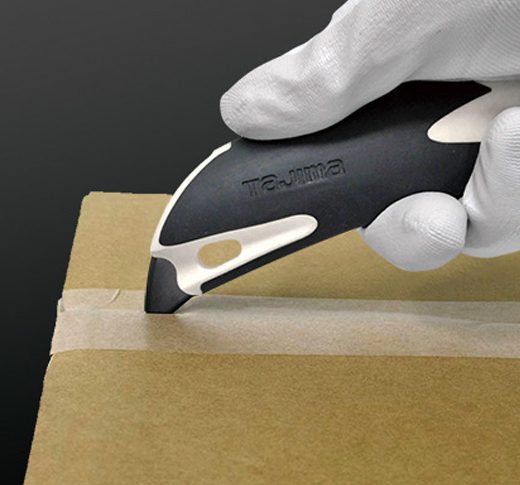 Tajima DFC560N, Premium Cutter Series, Super Hard Tip™, auto lock blade lock, 1x Razar Black Blade™