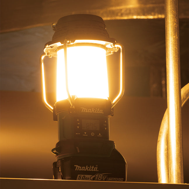 Makita DMR055, 18V LXT Lantern / Radio 260 Lumen (Tool Only)