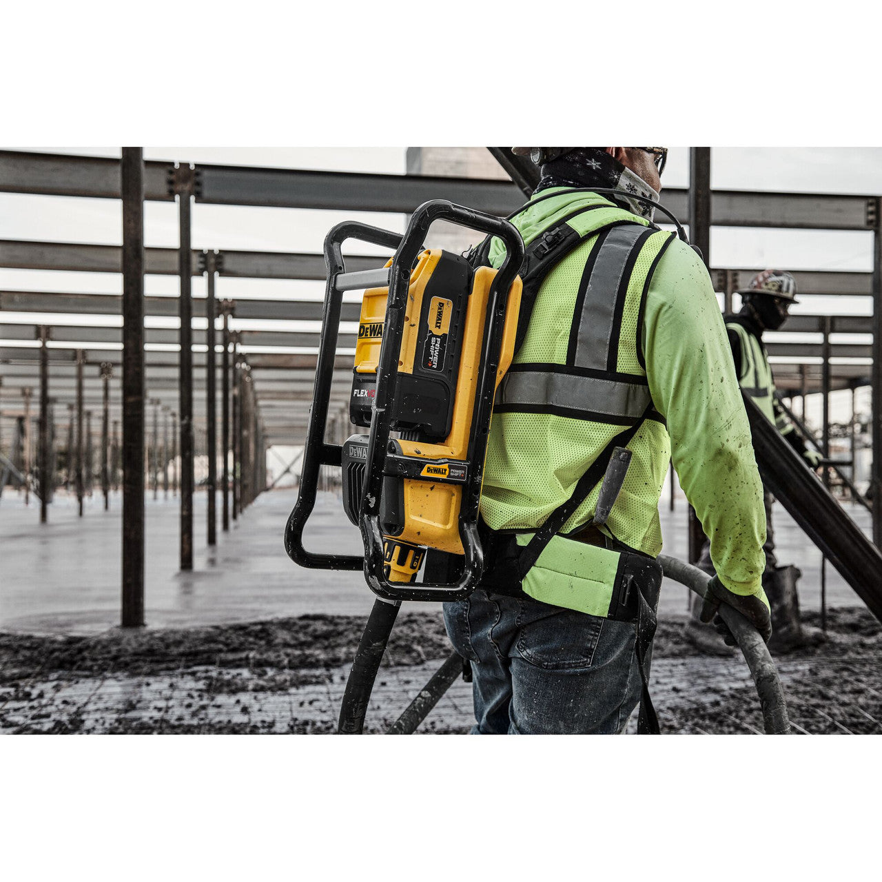 DEWALT DCPS310AG2, Concrete Vibrator - Backpack - Kit