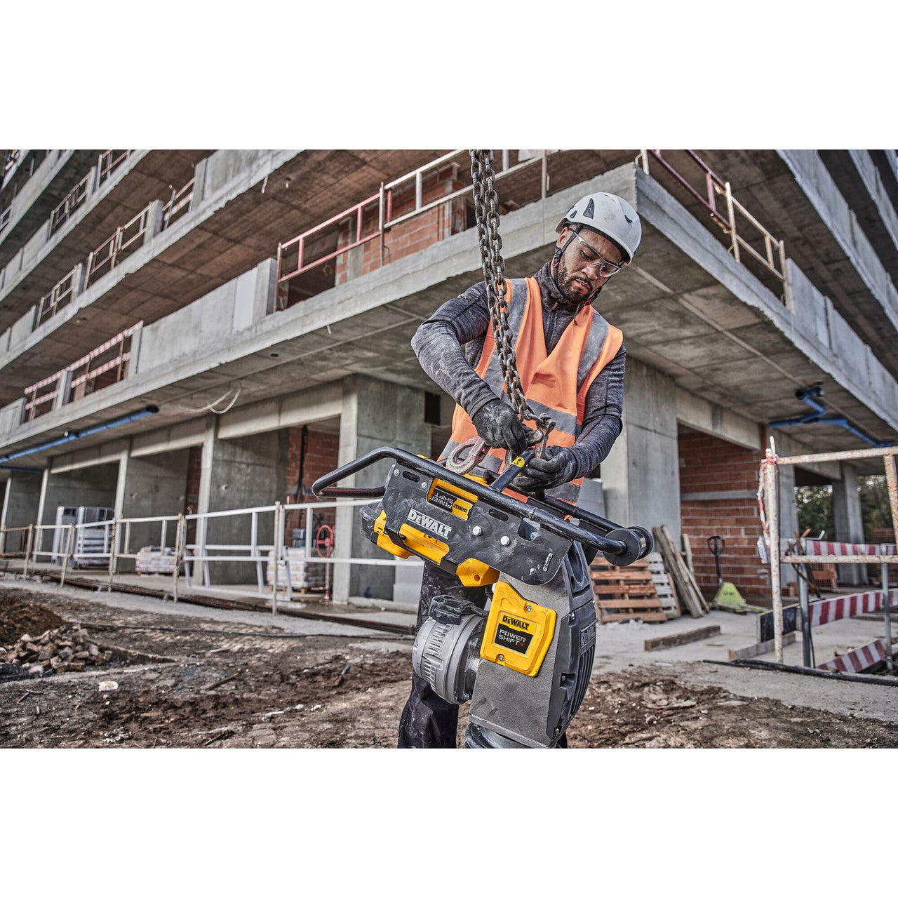 DEWALT DCPS660AG2, 60kg Cordless Rammer Kit