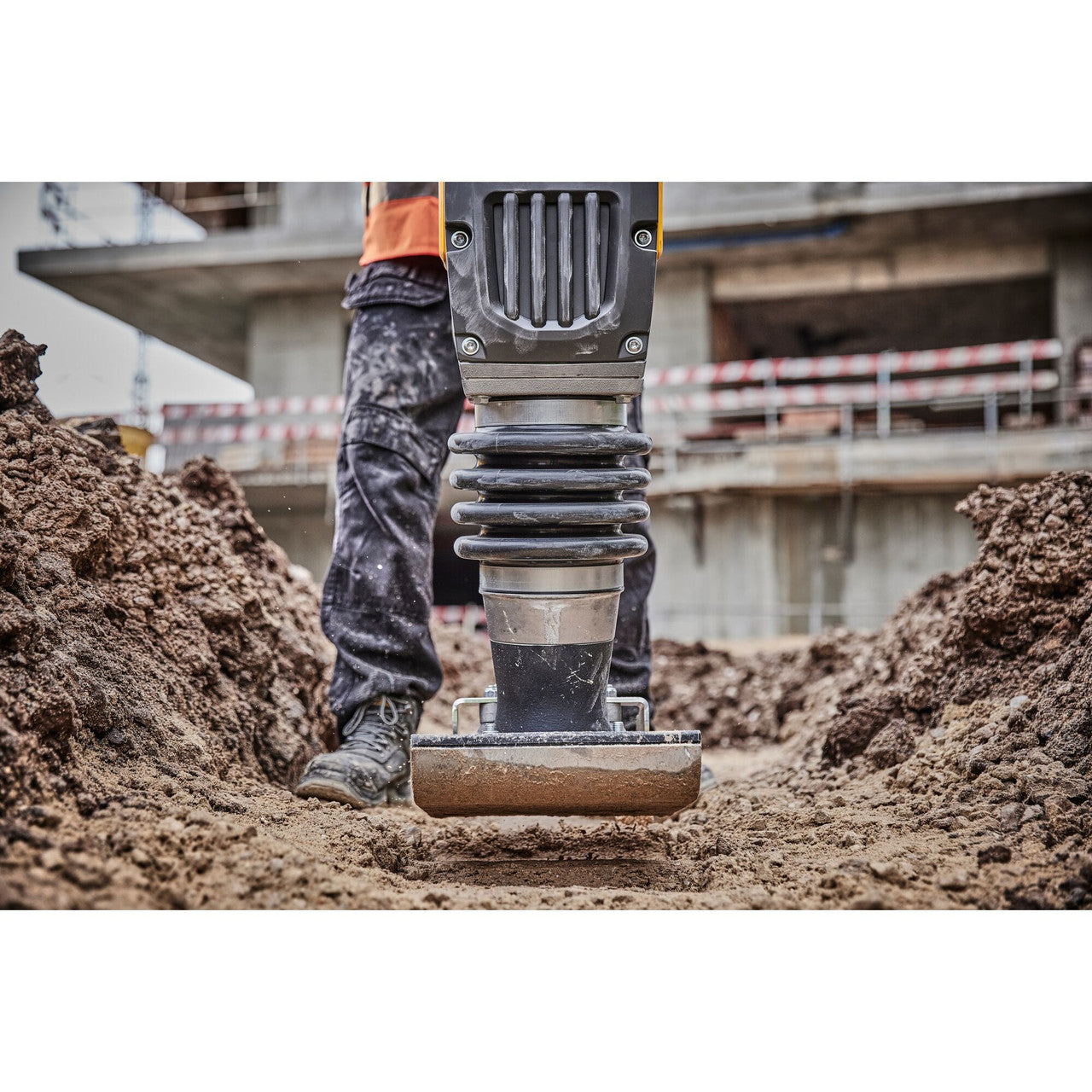 DEWALT DCPS660AG2, 60kg Cordless Rammer Kit