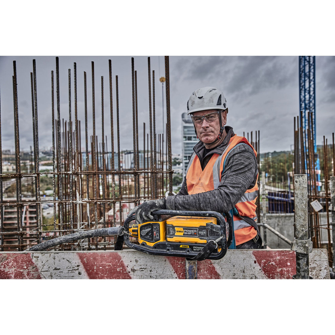 DEWALT DCPS660AG2, 60kg Cordless Rammer Kit