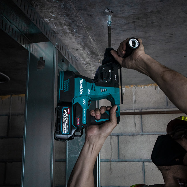 Makita HR001GZ, 40V MAX XGT Li-Ion 1-1/8” Rotary Hammer with Brushless Motor, AWS & AFT