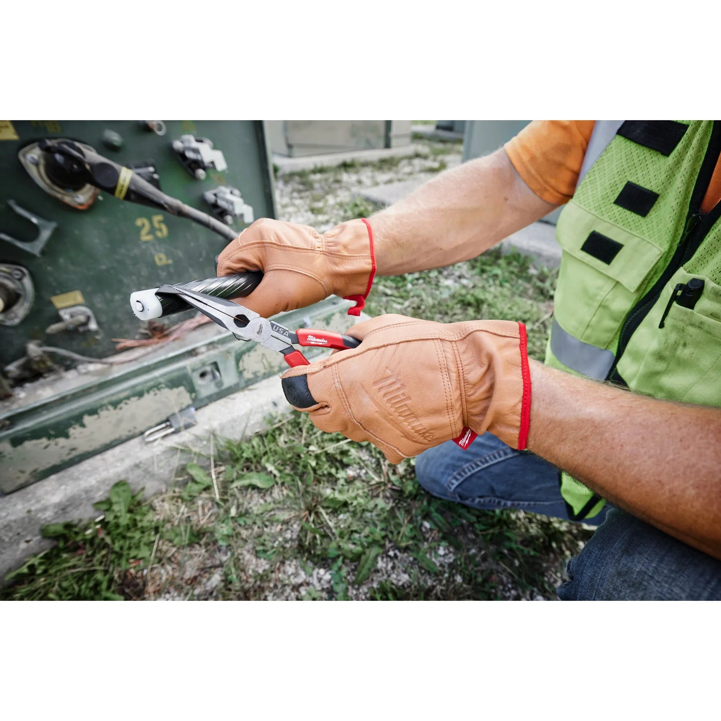Milwaukee MT555, 8" LONG NOSE COMFORT GRP PLIERS USA