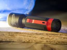 Milwaukee 2107, 325L Focusing Flashlight