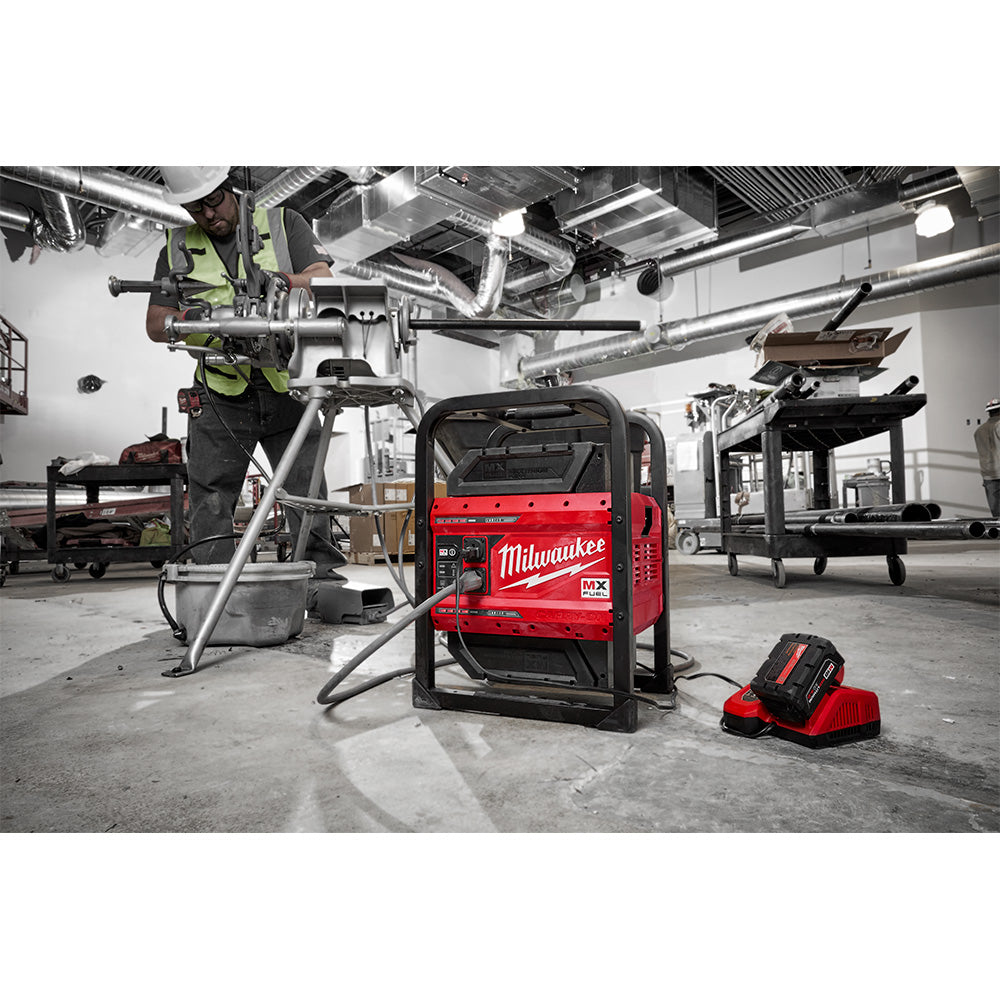 Milwaukee MXF002-2XC, MX FUEL Carry-On 3600W/1800W Power Supply Kit