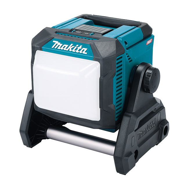 Makita ML005GX, 40V max XGT / 18V LXT 3,600lm LED WORKLIGHT w/LAMP SHADE (TOOL ONLY)