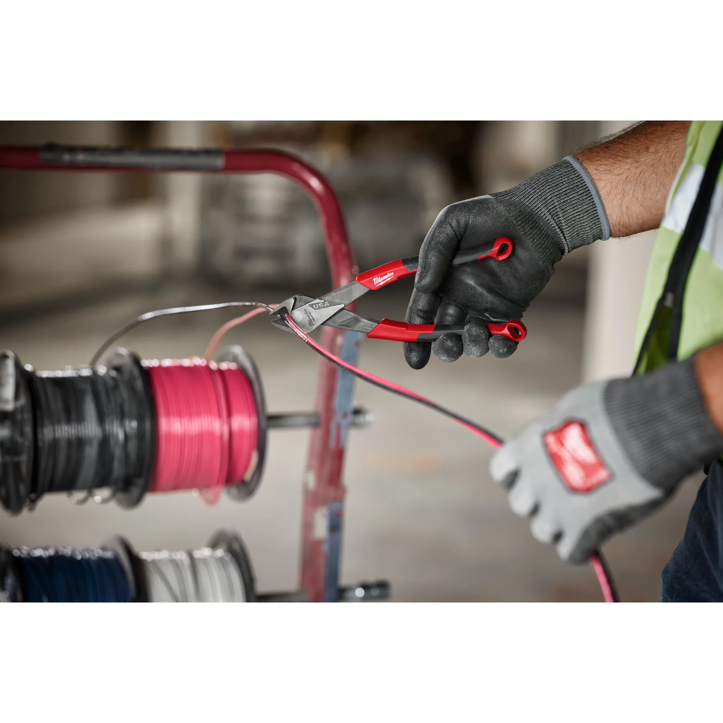 Milwaukee MT558, 8" DIAGONAL COMFORT GRIP PLIERS USA