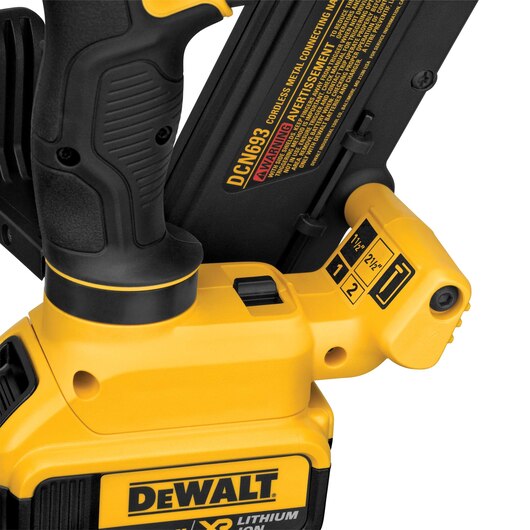 DEWALT DCN693M1, 20V MAX XR Metal Connecting Nailer Kit