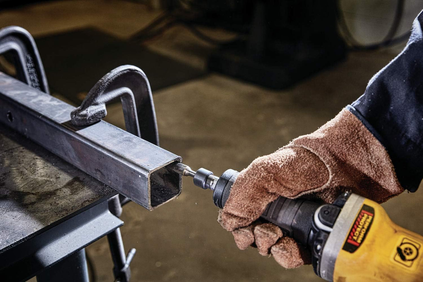DEWALT DWE4997VS, 2" BRUSHLESS VARIABLE SPEED PADDLE SWITCH DIE GRINDER 7,500-25,000 WITH LOCK-ON