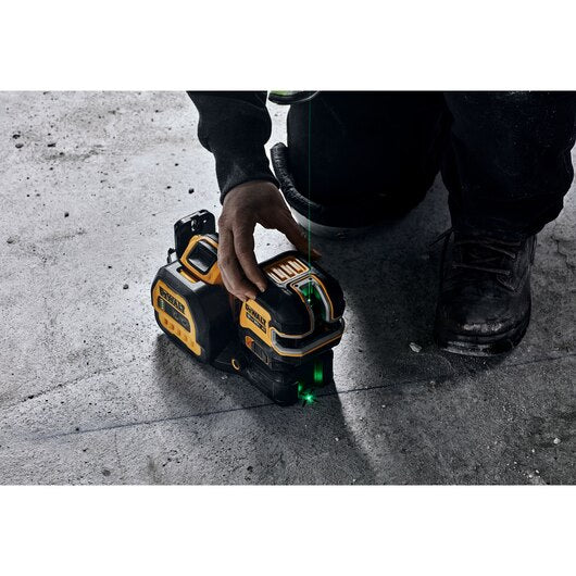 DEWALT DCLE34220G, 20V MAX Cordless 2-Spot Green Line Laser Kit