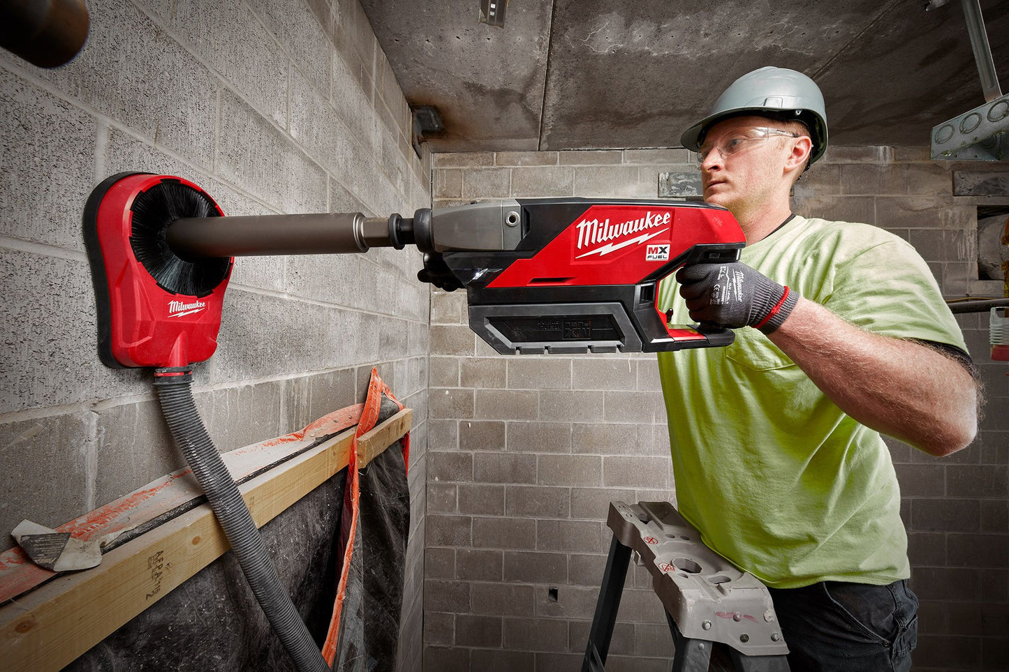 Milwaukee MXF301-2CXS, MX FUEL Handheld Core Drill Kit w/ Stand