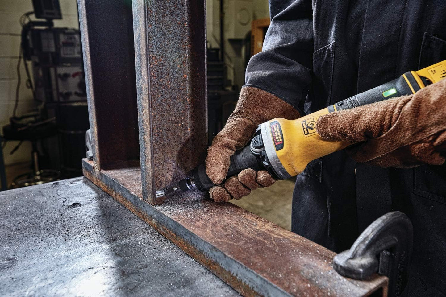 DEWALT DWE4997VS, 2" BRUSHLESS VARIABLE SPEED PADDLE SWITCH DIE GRINDER 7,500-25,000 WITH LOCK-ON