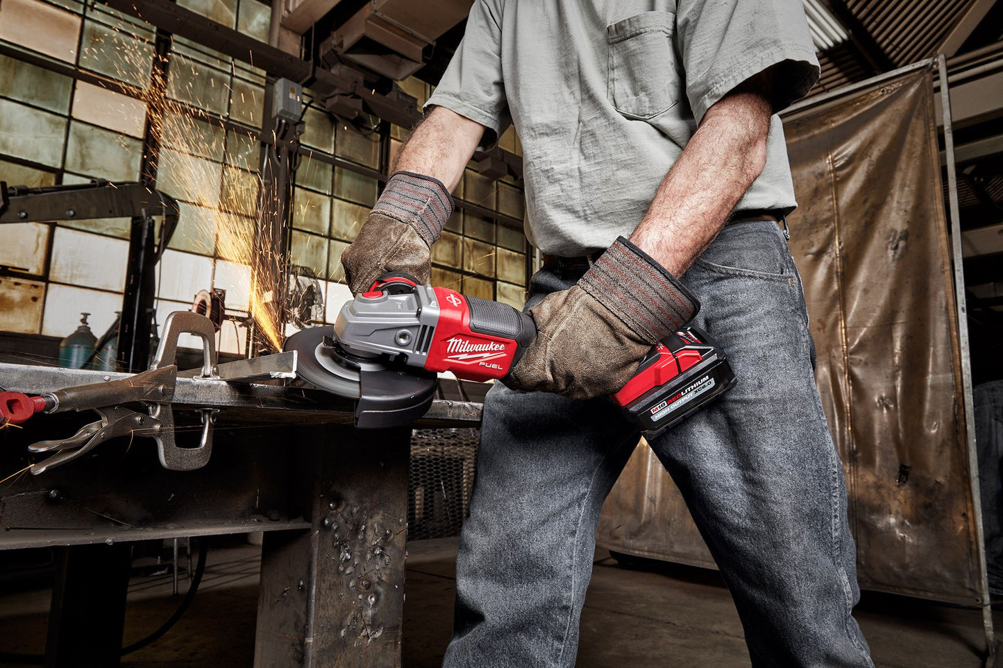 Milwaukee 2980-22, M18 FUEL 4-1/2" - 6" Braking Grinder Paddle Switch, No-Lock Kit (2 Batt)