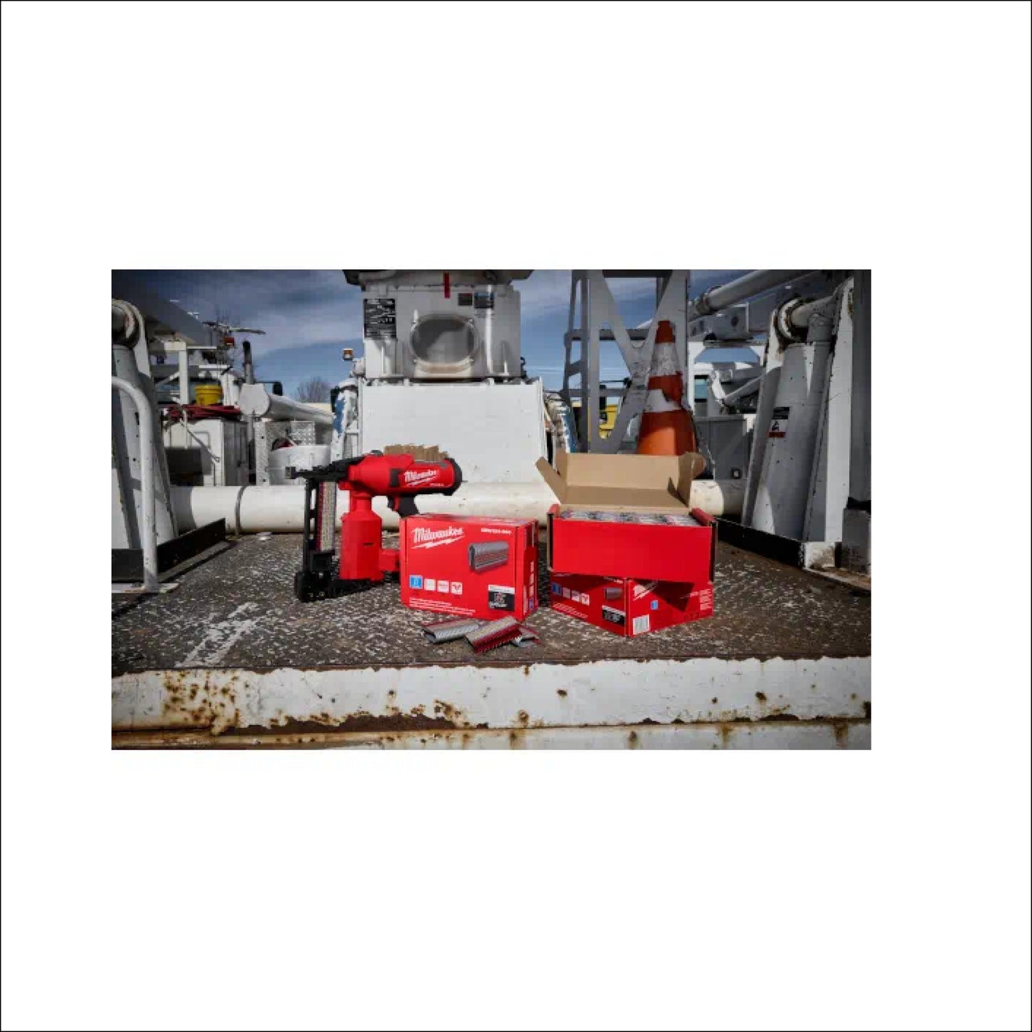 Milwaukee MPU134-960, 1.75 INCH 9 GAUGE GALVANIZED STAPLES