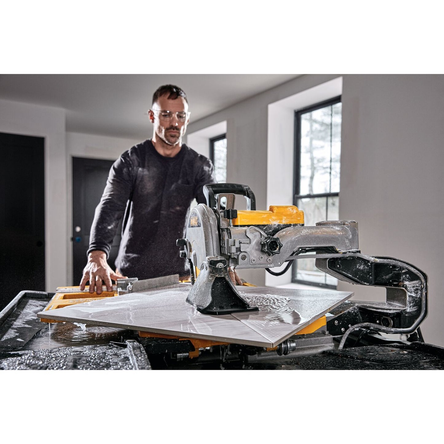 DEWALT D36000S, 10'' Wet Tile Saw with Stand High Capacity