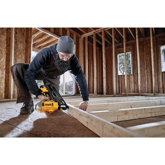 DEWALT DCN692M1, 20V MAX XR, 2-SPEED FRAMING NAILER, TYPE 13 - (4.0AH) W/ 1 BATTERY AND BAG