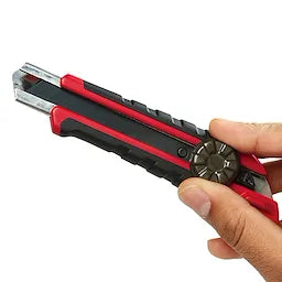 Milwaukee 48-22-1961, 18mm Snap Off Knife with Metal Lock and Precision Cut Blade