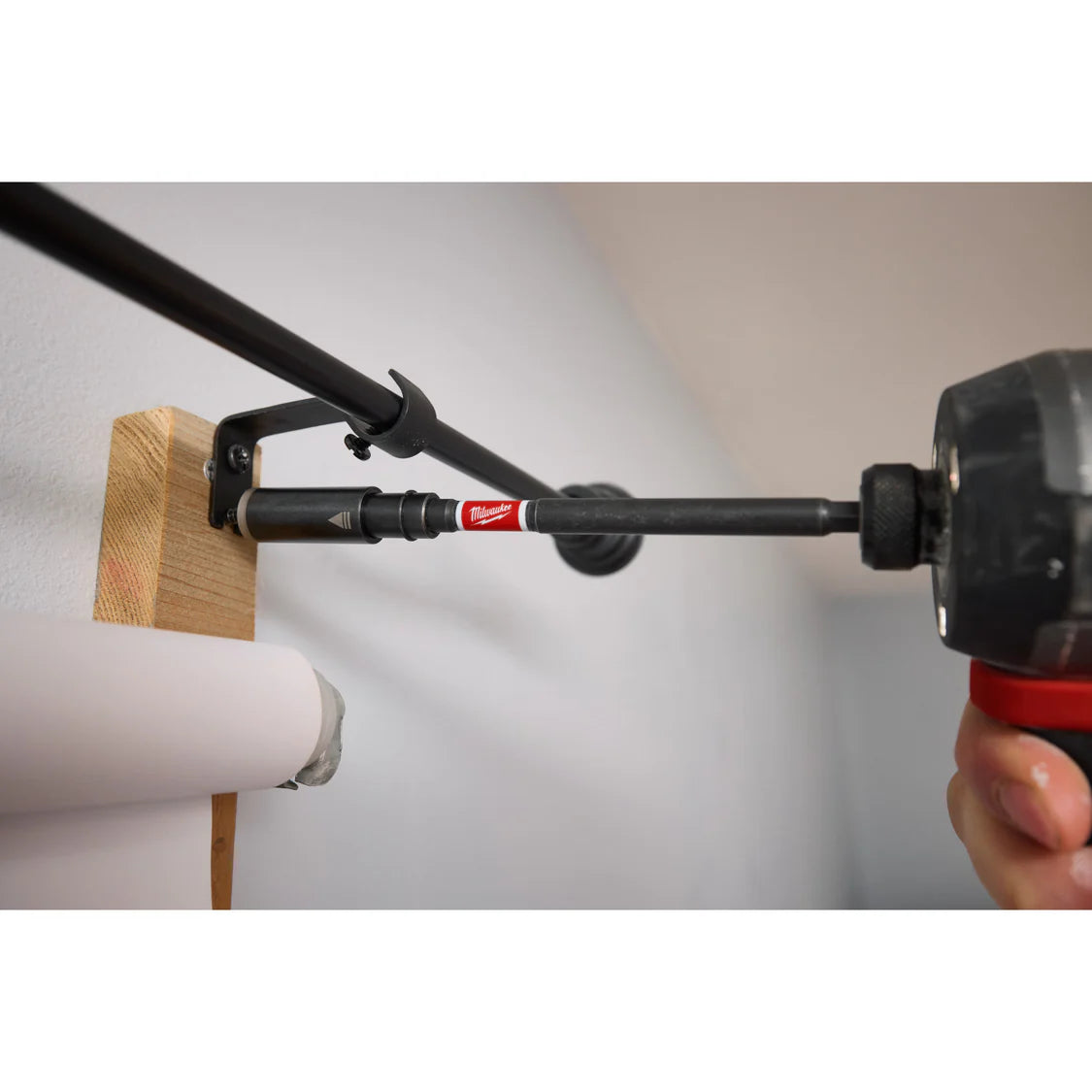 Milwaukee 48-32-7904, SHOCKWAVE™ Impact Duty Screw-Holding Bit Holder 6"