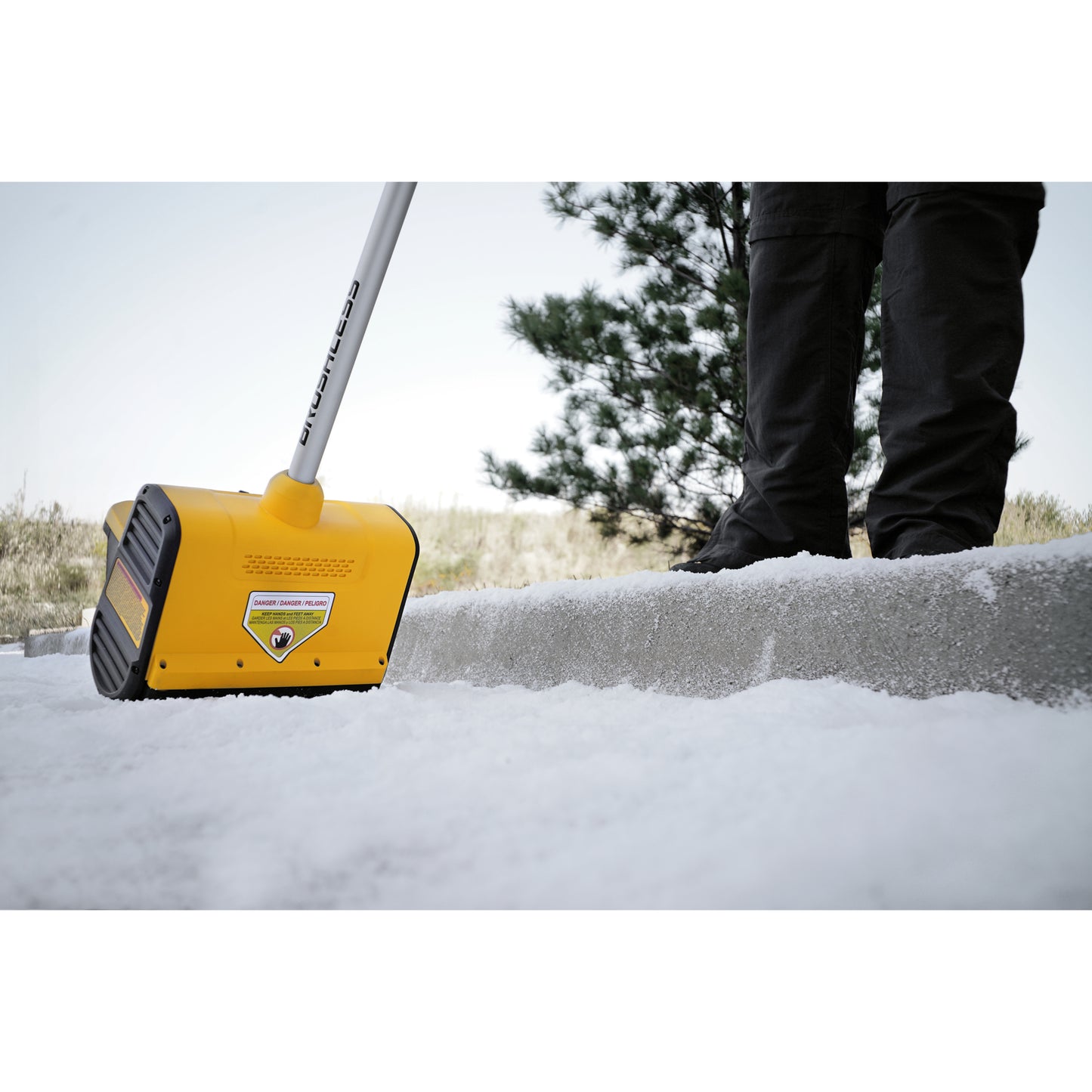 DEWALT DXSVXA2016-002, 10 in. 20-Volt MAX Cordless Snow Shovel (Tool Only)