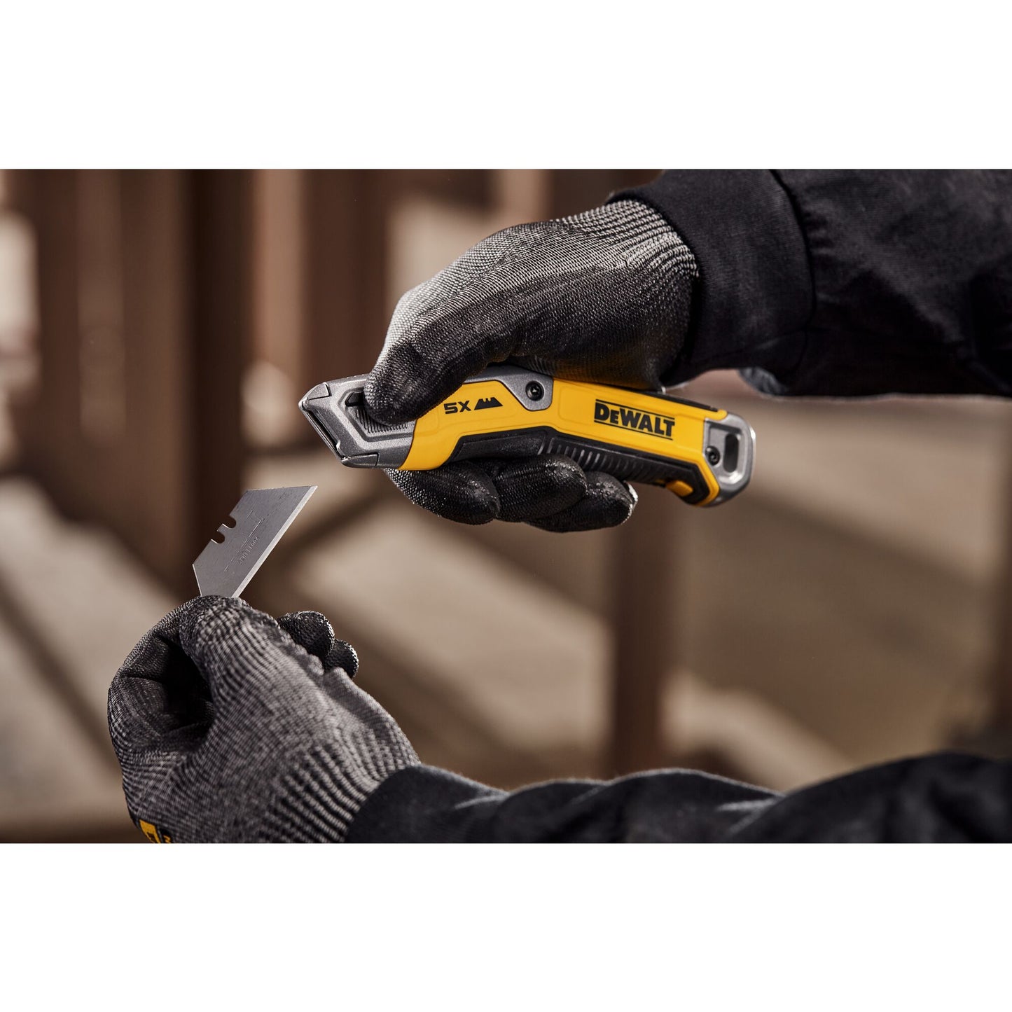 DEWALT DWHT10998, Retractable Utility Knife
