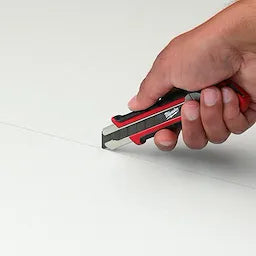 Milwaukee 48-22-1962, 25mm Snap Off Knife with Metal Lock and Precision Cut Blade
