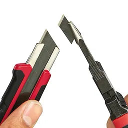 Milwaukee 48-22-1962, 25mm Snap Off Knife with Metal Lock and Precision Cut Blade