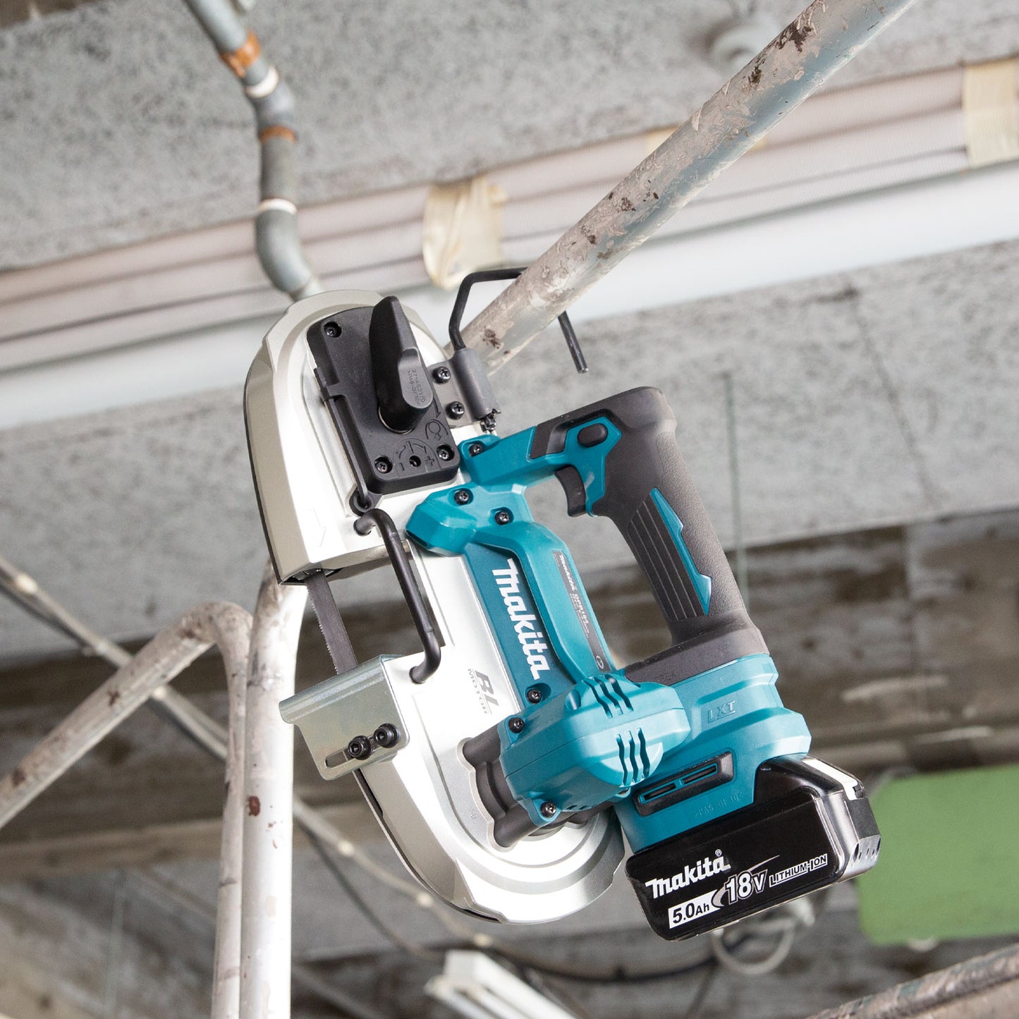 Makita DPB183Z, 18V Cordless Bandsaw with Brushless Motor