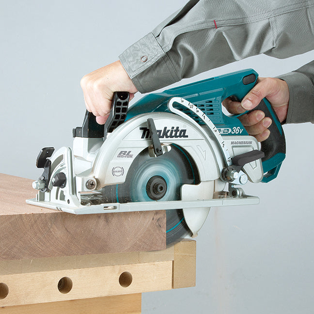 Makita DRS780PT2X, 18Vx2 (36V) LXT Brushless 7-1/4" Rear Handle Saw Kit