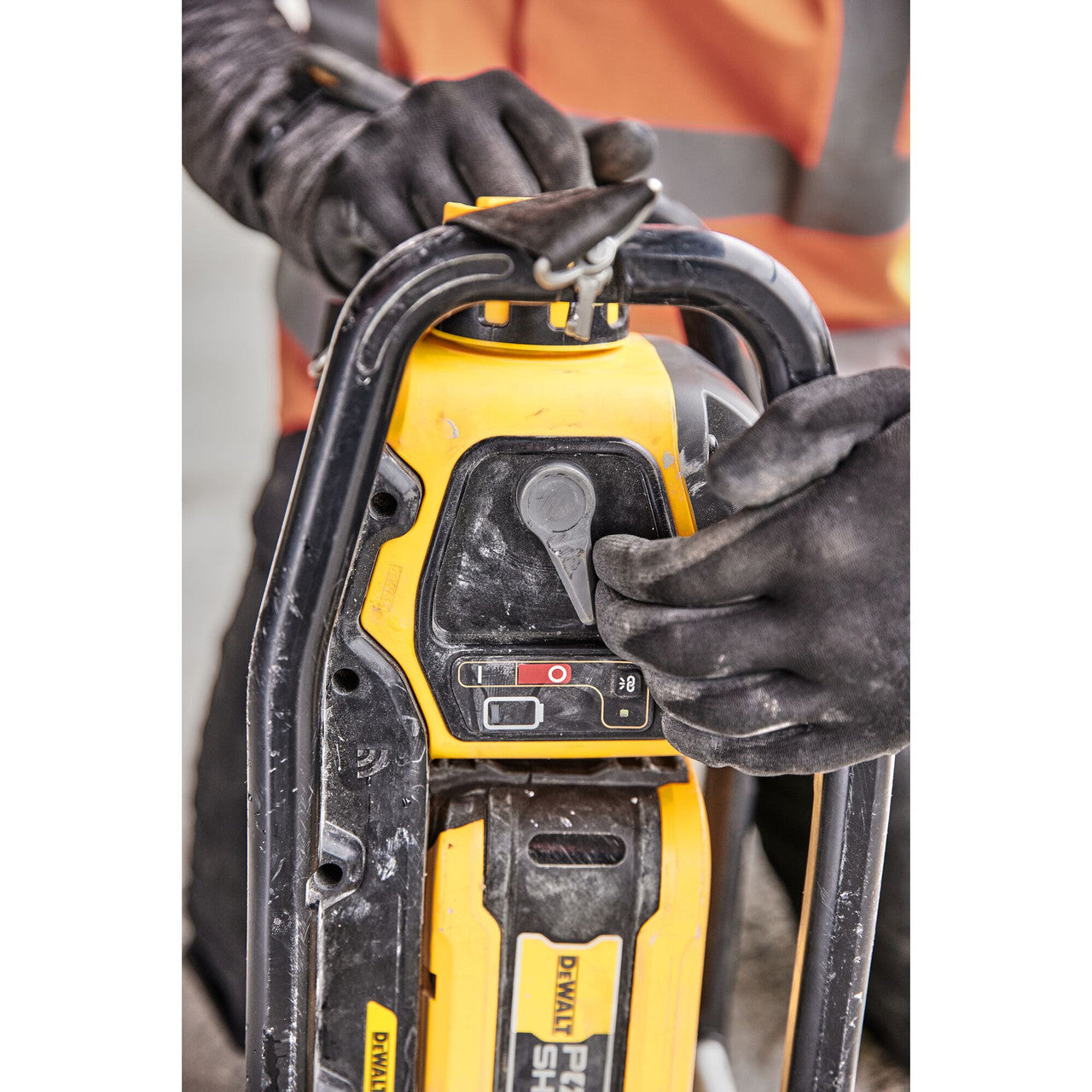 DEWALT DCPS320AG2, Concrete Vibrator - Powerpack - Kit