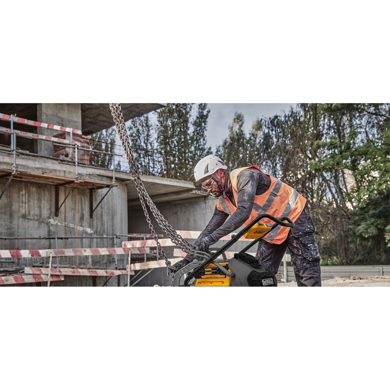 DEWALT DCPS7154AG2, 60V Brushless Plate Compactor Kit