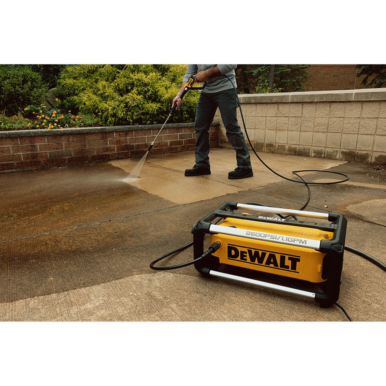 DEWALT DWPW2600, 2600PSI 13 Amp Electric Cold Water Jobsite Pressure Washer