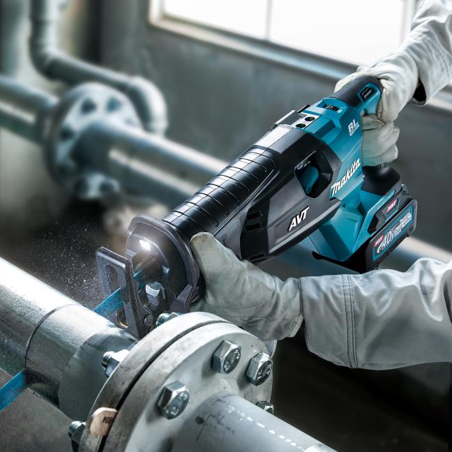 Makita JR002GM102, 40V MAX XGT Li-Ion Brushless Cordless Reciprocating Saw w/ AVT & XPT (4.0 Ah Kit)