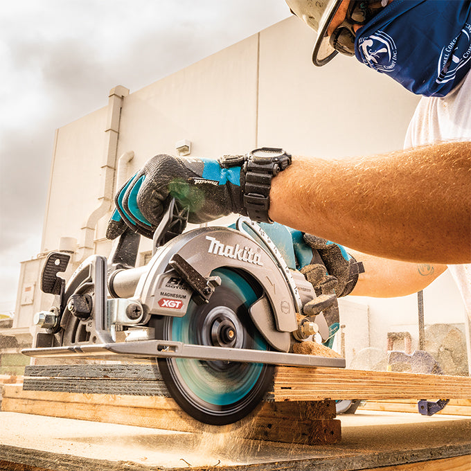 Makita RS001GM101, 40V MAX XGT Li-Ion Brushless 7-1/4" Rear-Handle Circular Saw Kit (4.0AH X1)