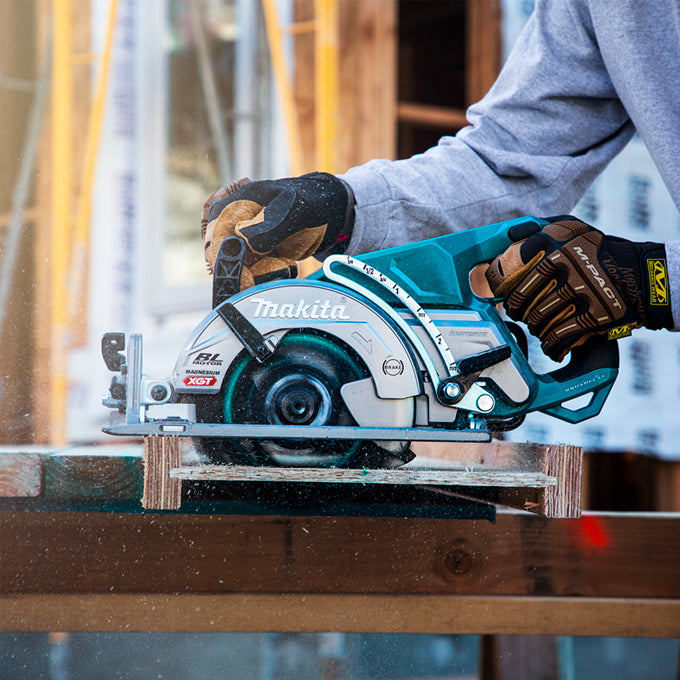 Makita RS001GZ, 40V MAX XGT Li-Ion Brushless 7-1/4" Rear-Handle Circular Saw (Tool Only)