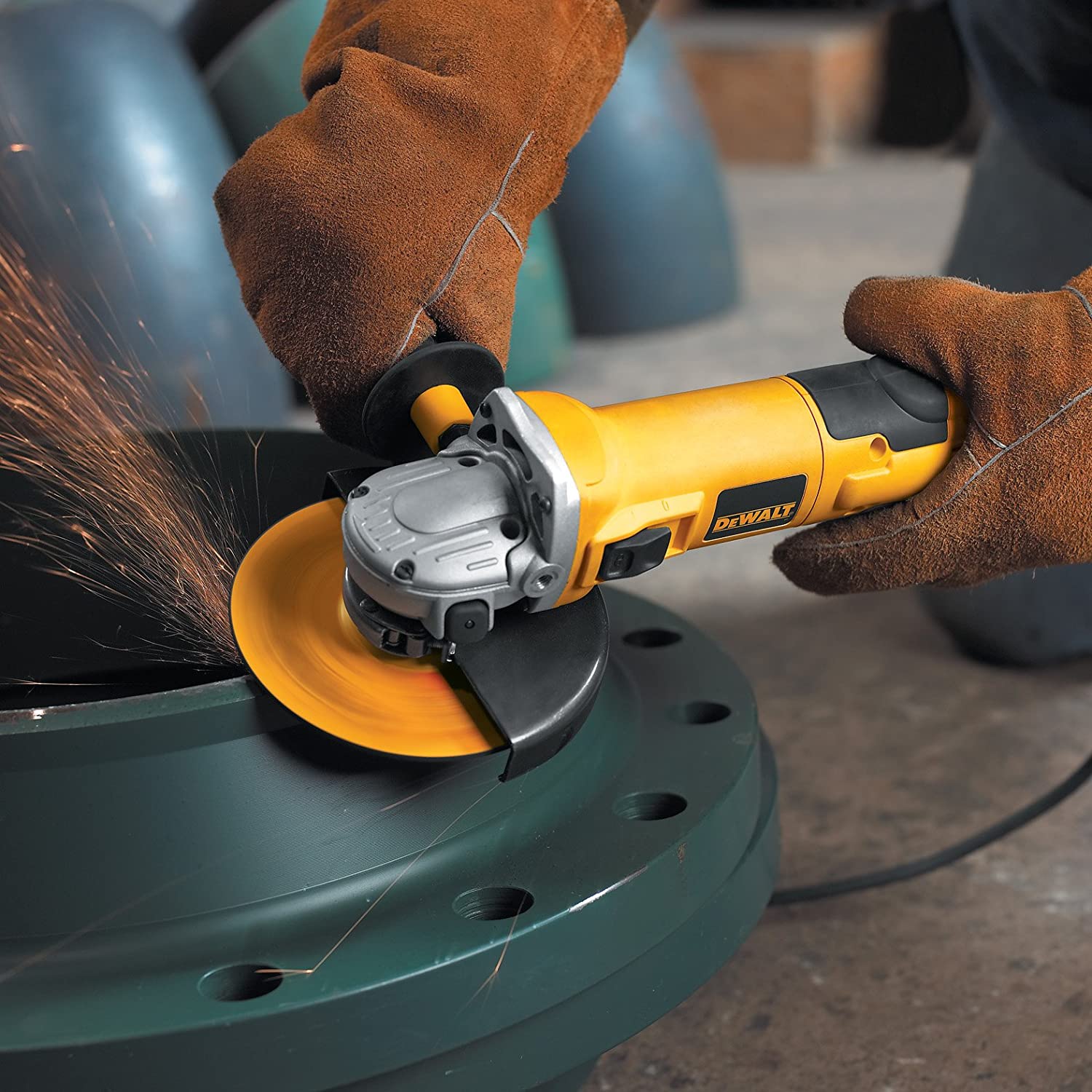 DEWALT D28144N, 5'' (125 mm) / 6'' (150 mm) High Performance Cut-Off/Grinder with No Lock On