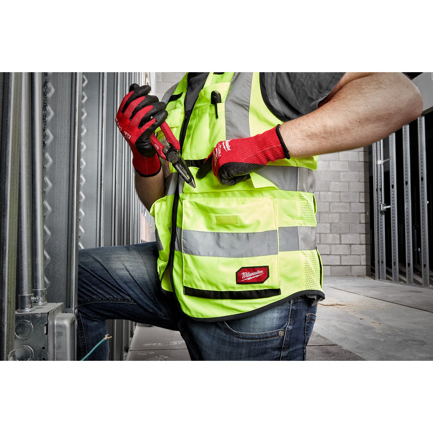 Milwaukee 48-73-5082, High Visibility Yellow Performance Safety Vest - L/XL (CSA)