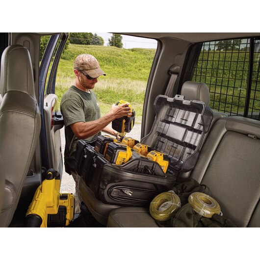 DEWALT DCB116, 40V MAX 6-Pack Charging Station