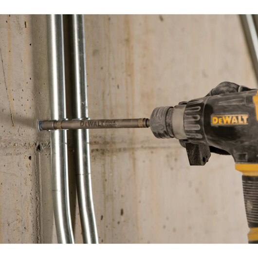 DEWALT D25052K, 3/4'' L-Shape SDS Plus Compact Rotary Hammer Kit