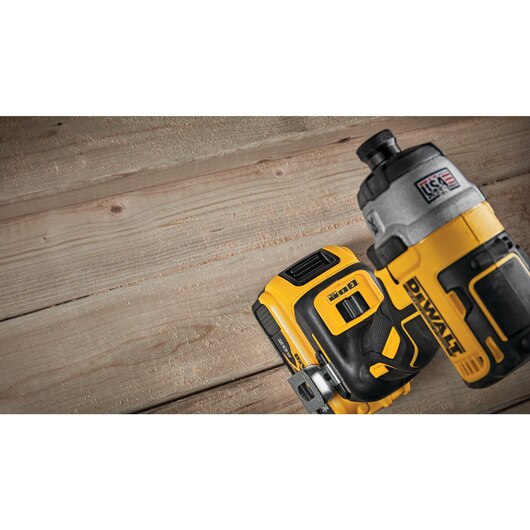 DEWALT DCF886B, 20V MAX XR Brushless 1/4'' Impact Driver (Tool Only)