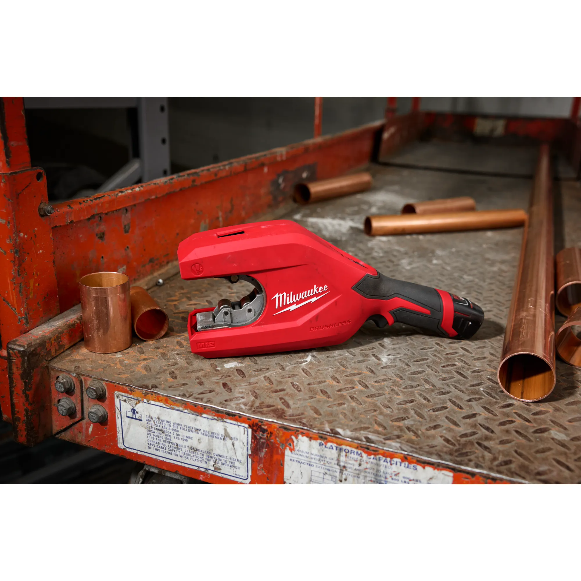 Milwaukee 2479-20, M12™ Brushless 1-1/4" - 2" Copper Tubing Cutter