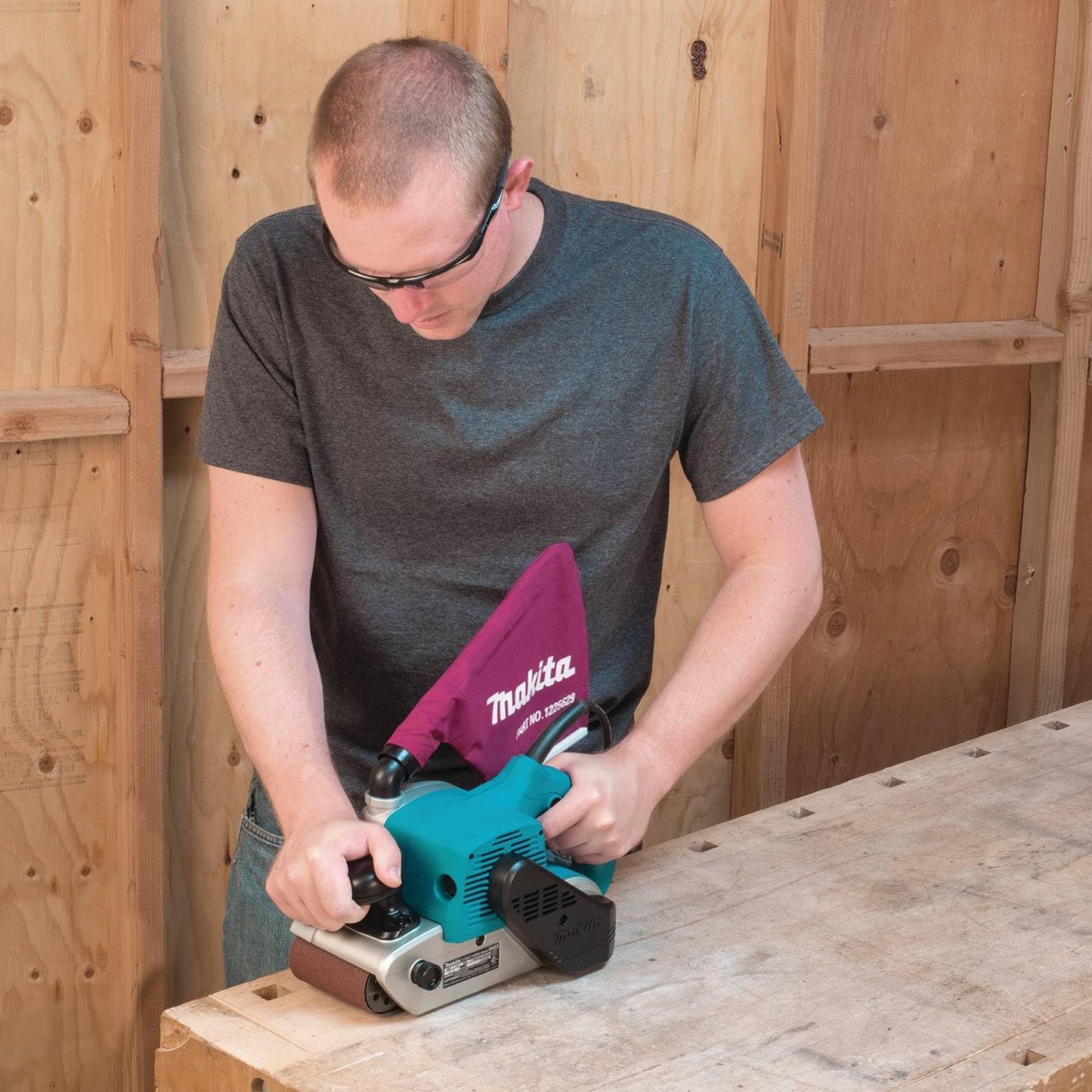Makita 9403, 4" X 24" Belt Sander