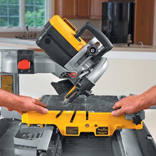 DEWALT D24000, 10'' Wet Tile Saw