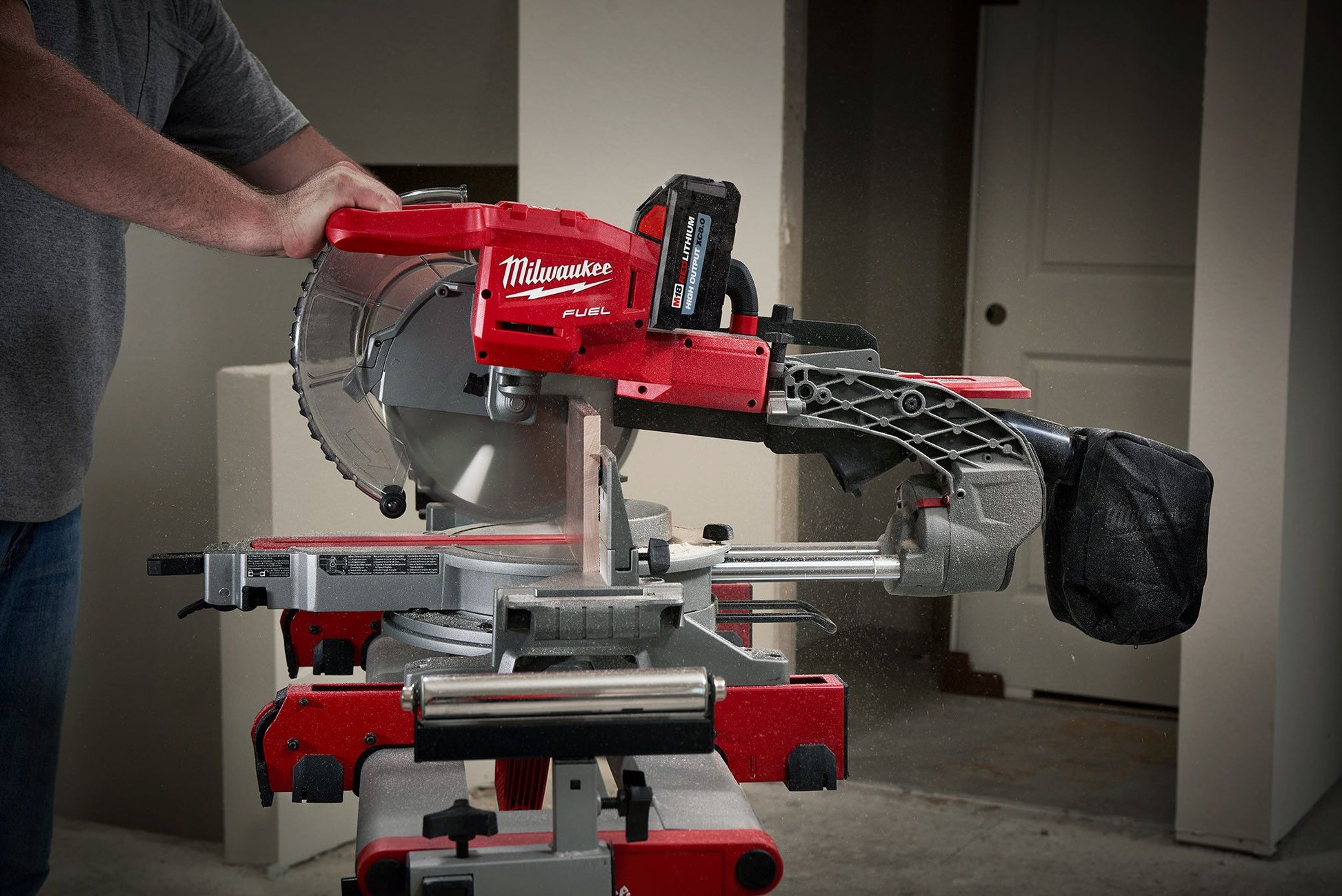 Milwaukee 2734-21, M18 FUEL 10" Dual Bevel Sliding Compound Miter Saw Kit (8.0 Ah)