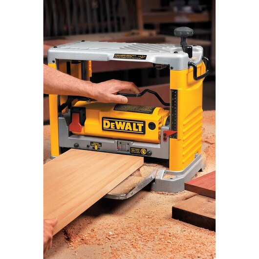 DEWALT DW734, 12-1/2'' Thickness Planer with Three Knife Cutter-Head