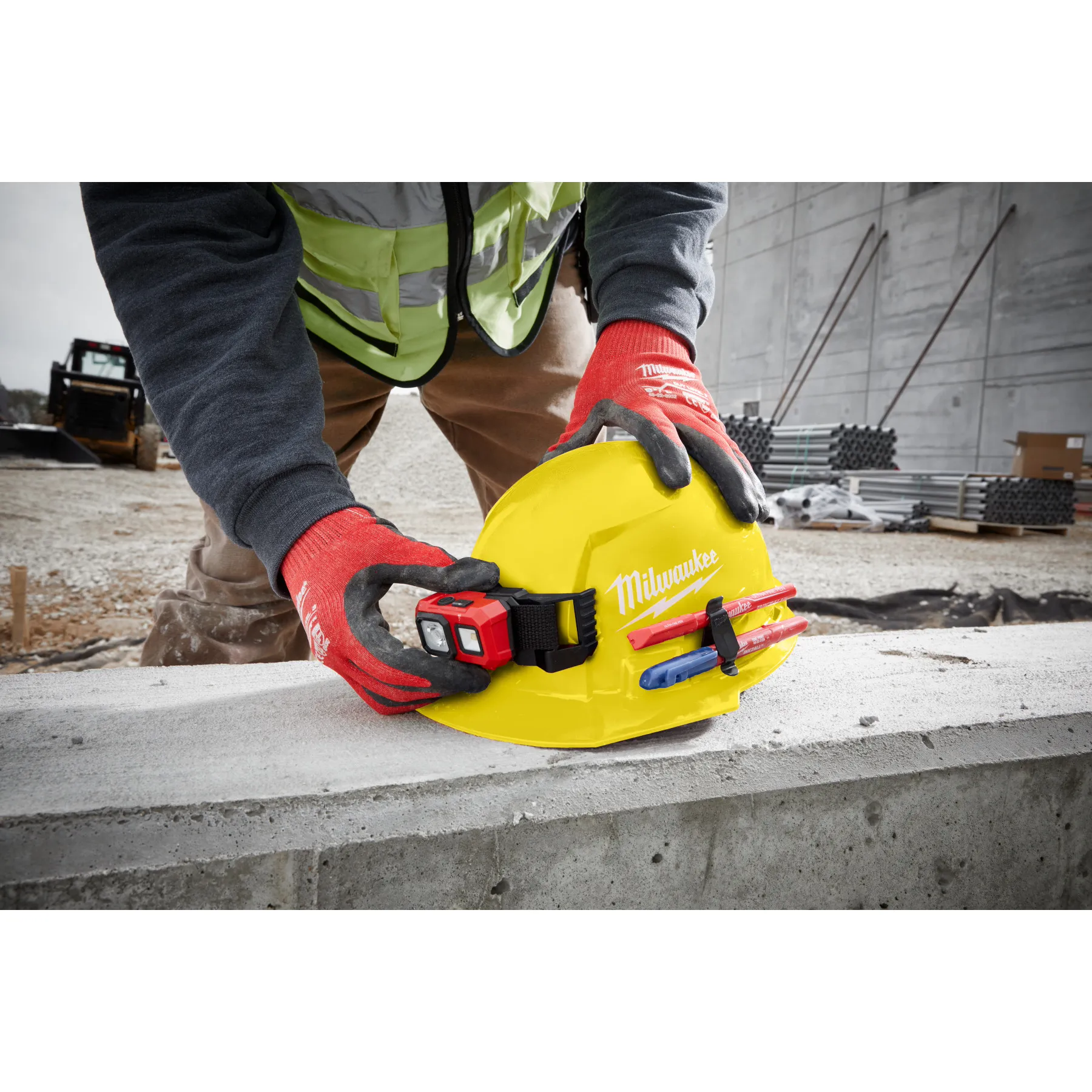 Milwaukee 48-73-1120, BOLT™ Front Brim Hard Hat w/6pt Ratcheting Suspension (USA)