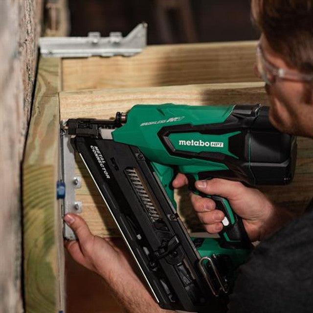 Metabo HPT NR3665DAM, 36V Multi-Volt Cordless Positive Placement Nailer Kit (2.5 Ah)